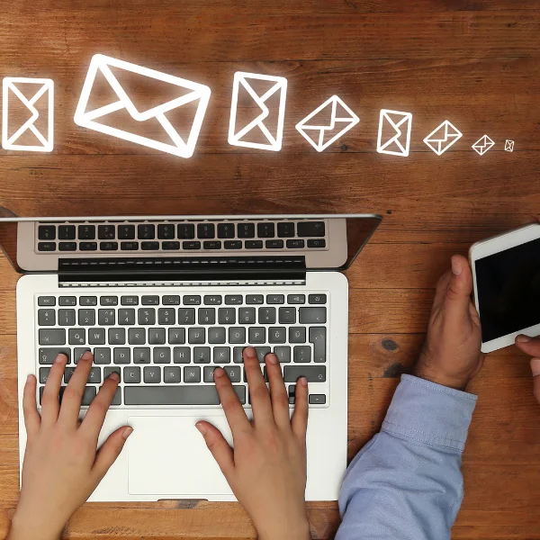 An image showing email marketing for lead generation and nurturing in restaurants.