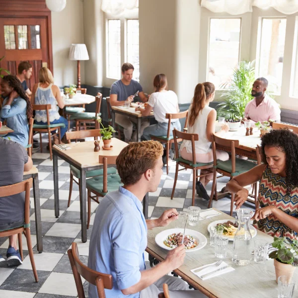 An image showing increased restaurant visitors.